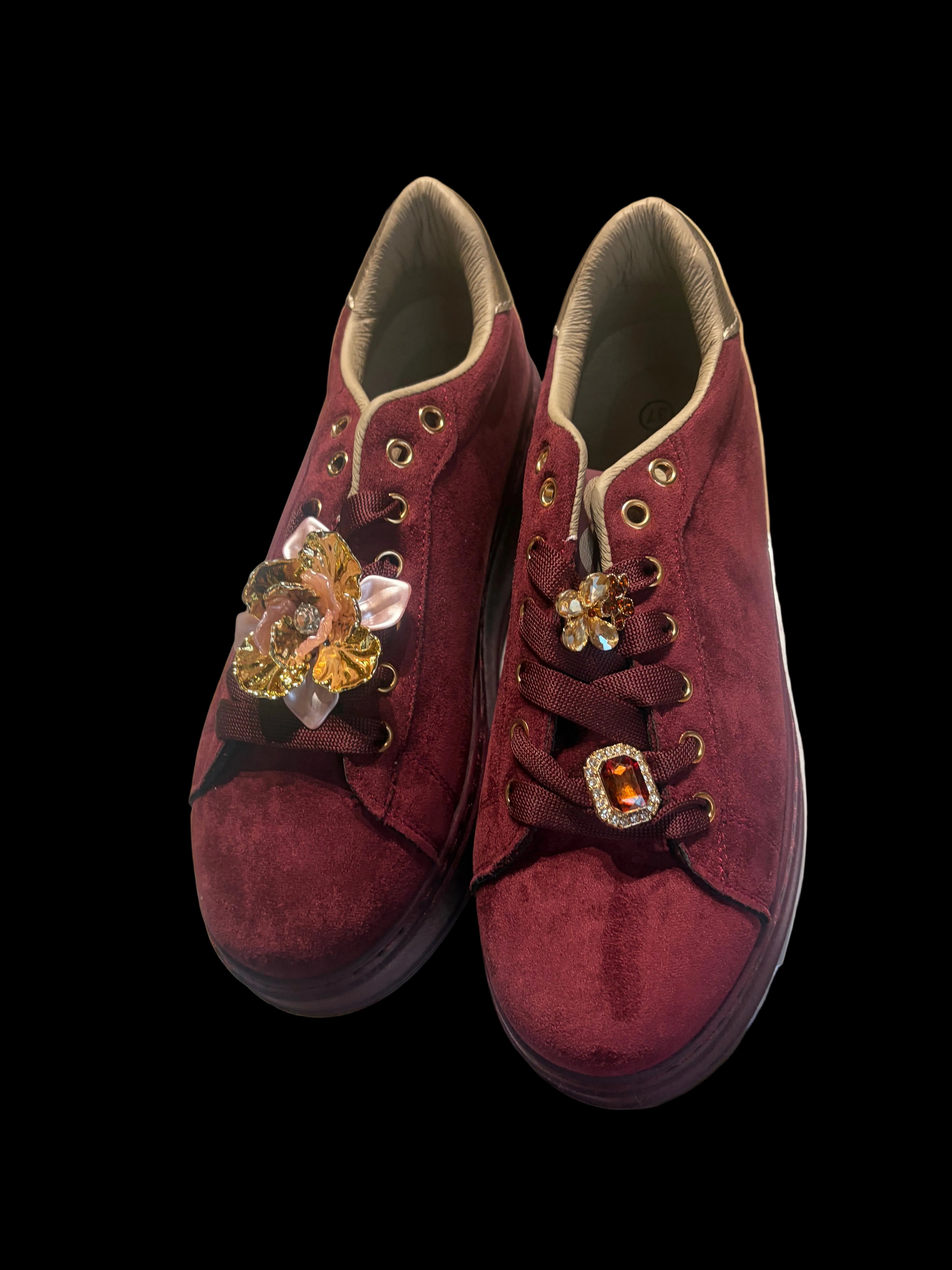 Bonnie burgundy platform trainer