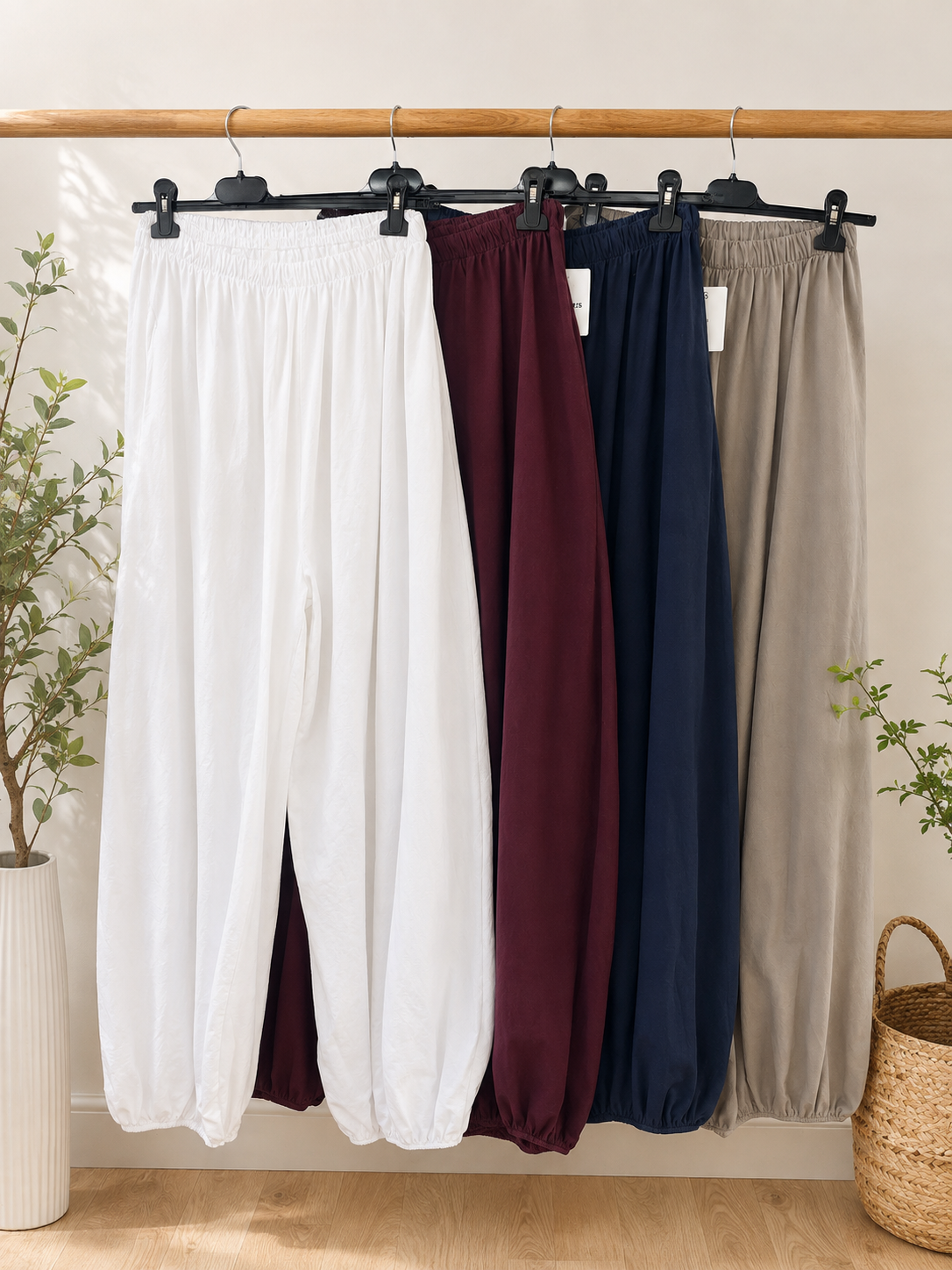 Bee light weight cuffed jogger