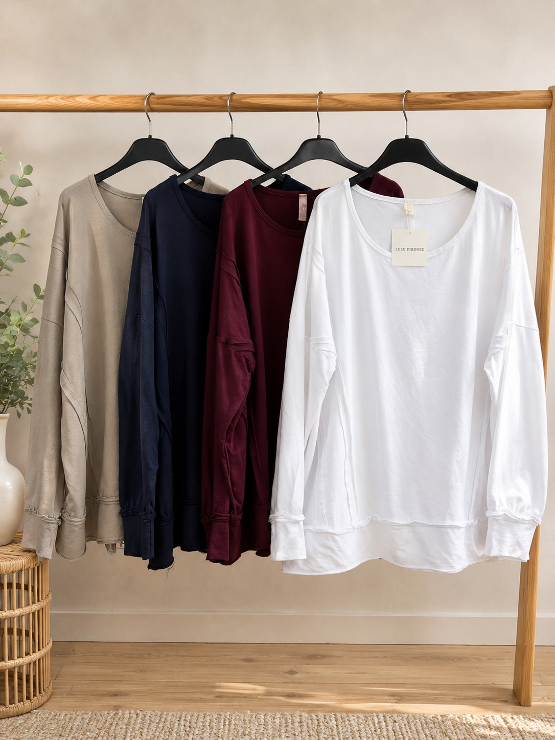 Bee light weight sweater